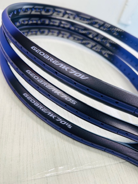 店舗ブログ☆ヨネックス 「GEOBREAK 70 シリーズ」NEWデザイン入荷しま